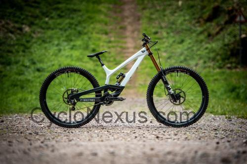 YT Industries Tues CF scheda tecnica e recensioni